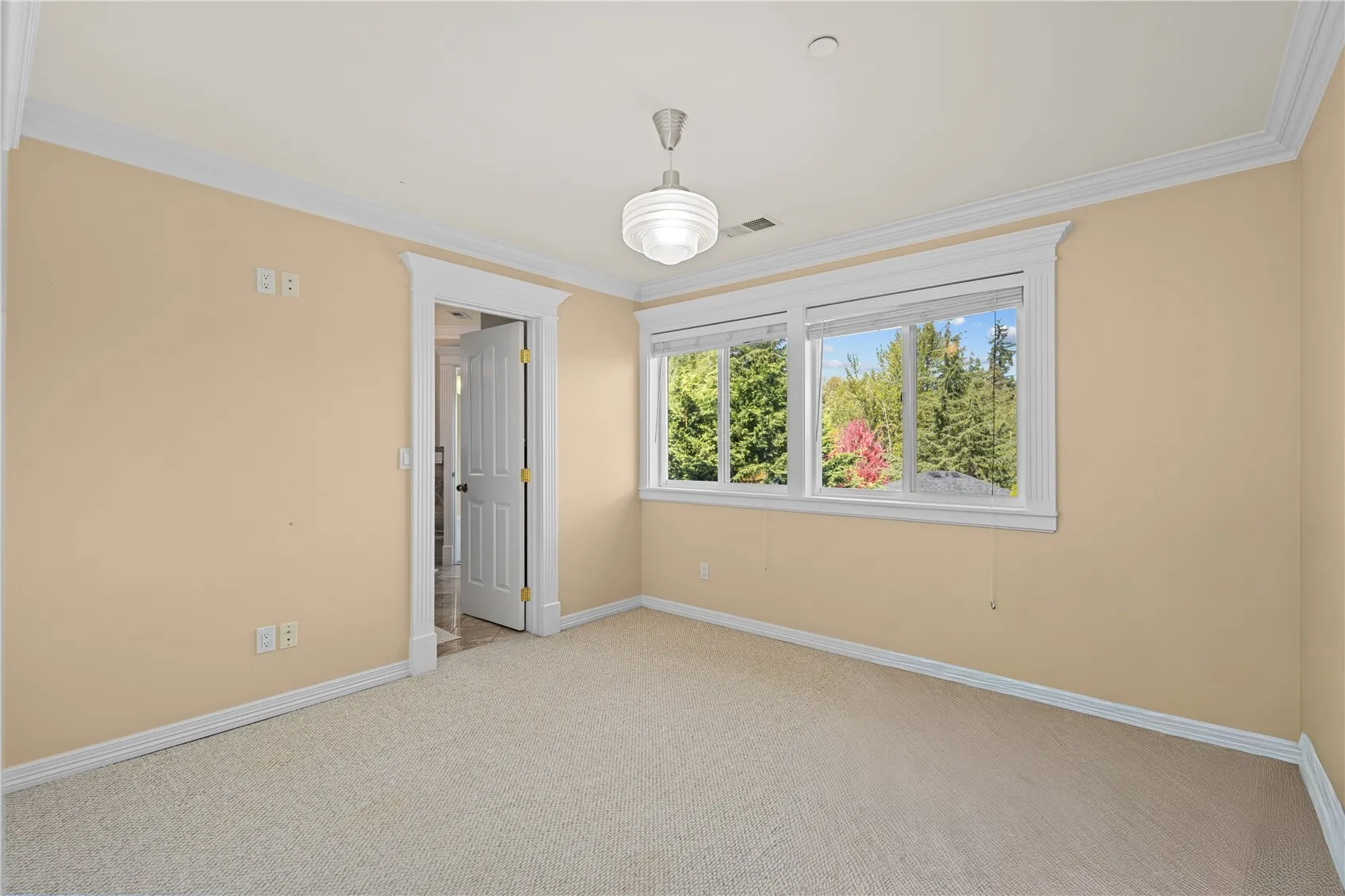 9216 132nd Avenue NE, Redmond, WA 98052