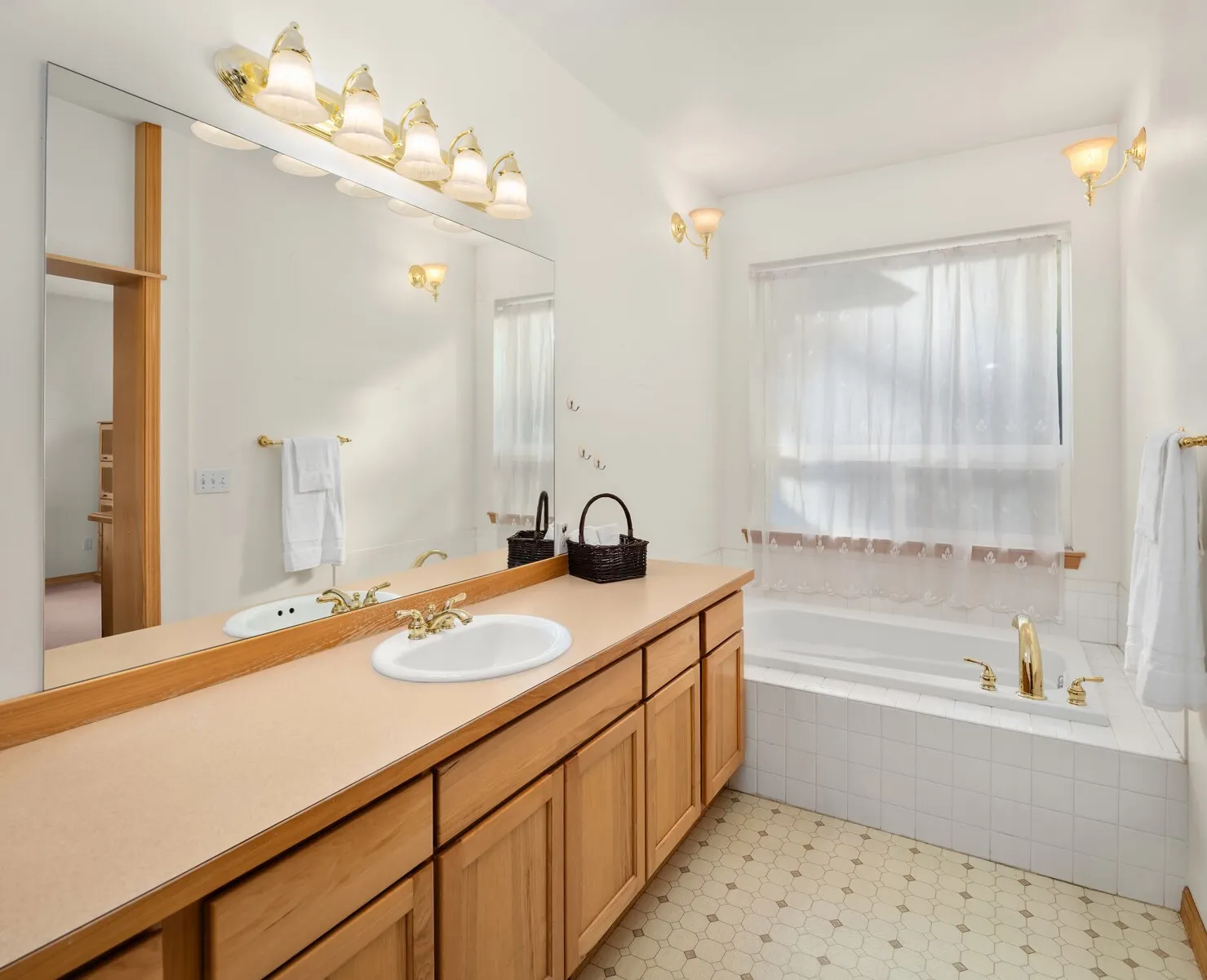 5229 116th Avenue NE, Kirkland, WA 98033