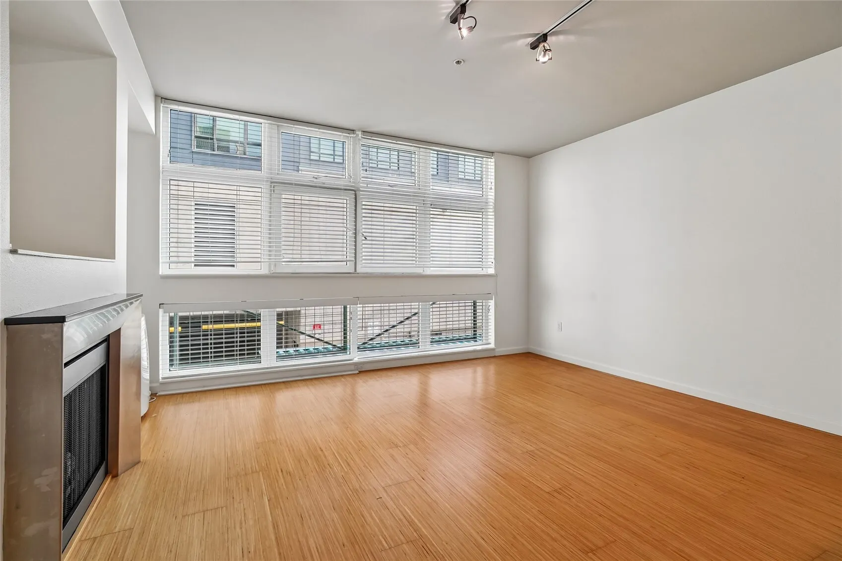17 W Mercer Street #213, Seattle, WA 98119