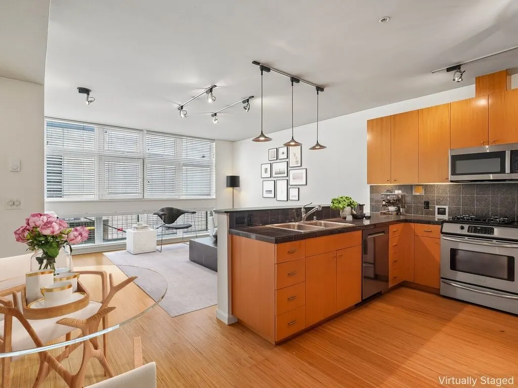 17 W Mercer Street #213, Seattle, WA 98119