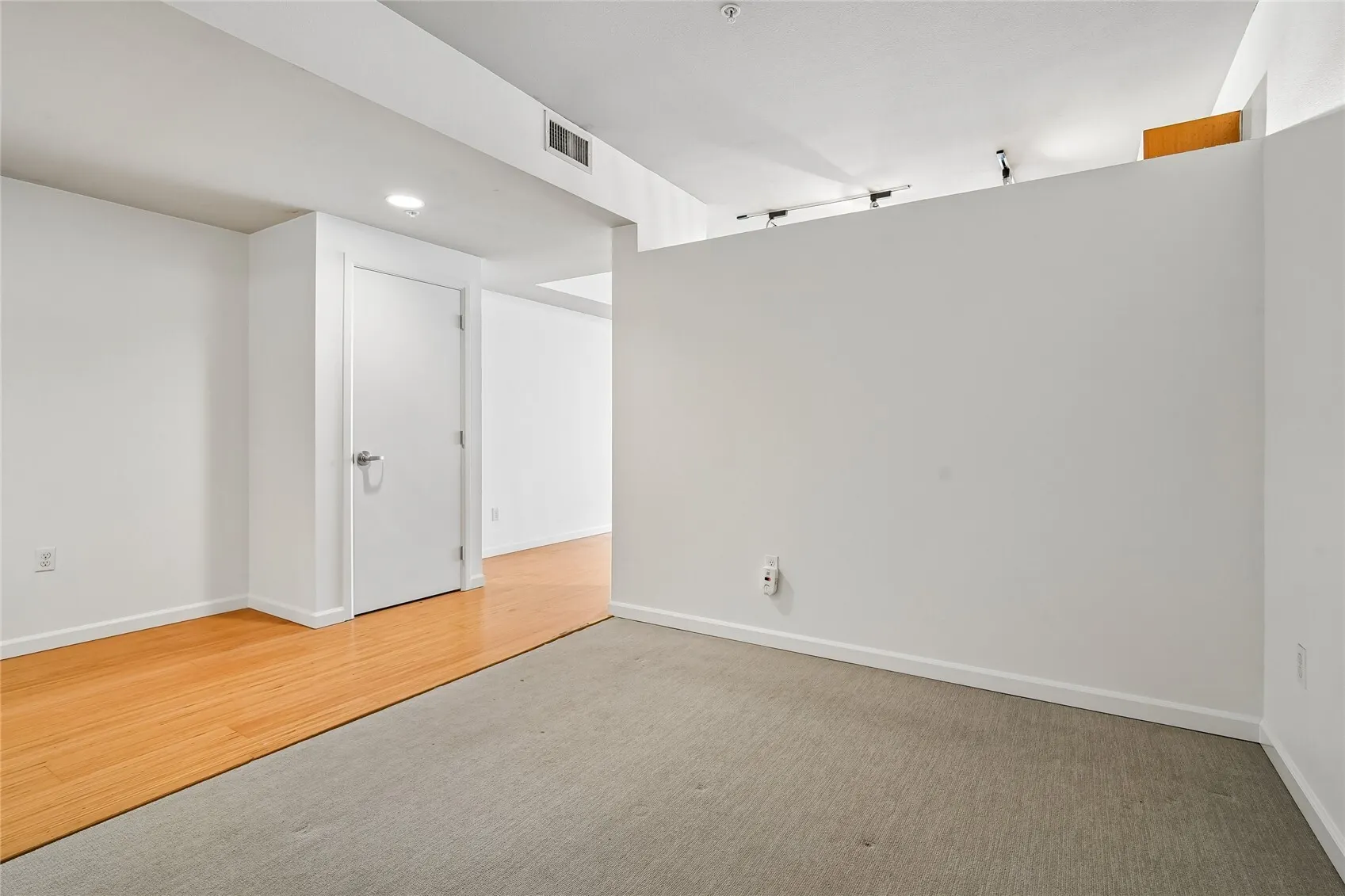 17 W Mercer Street #213, Seattle, WA 98119