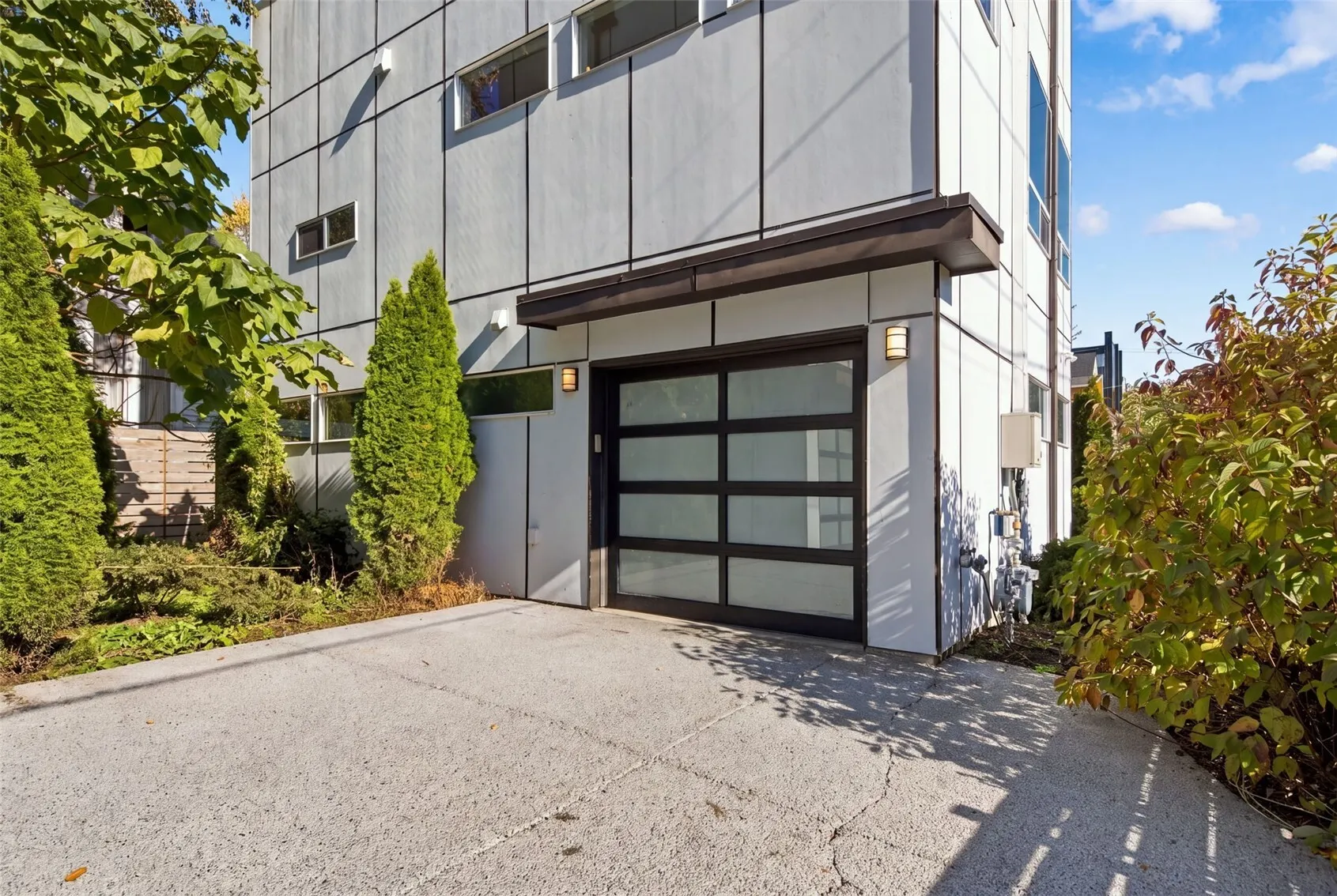 733 Martin Luther King Jr Way , Seattle, WA 98144