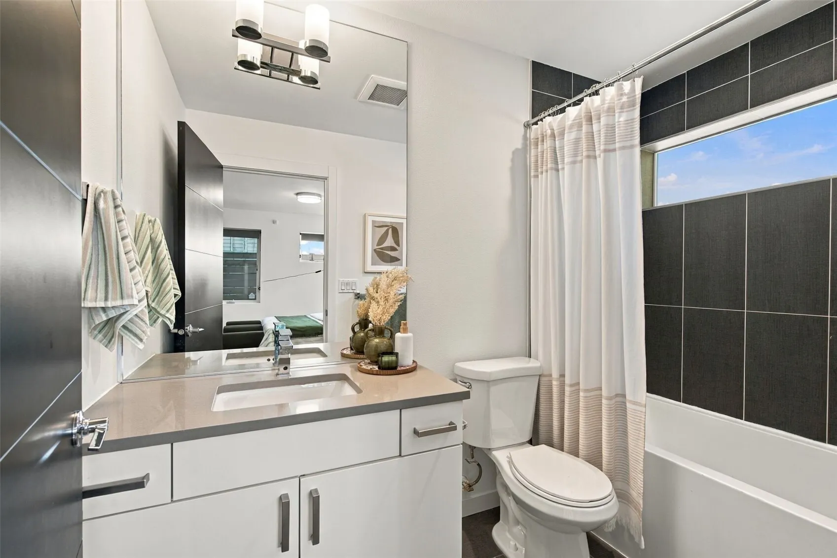 733 Martin Luther King Jr Way , Seattle, WA 98144