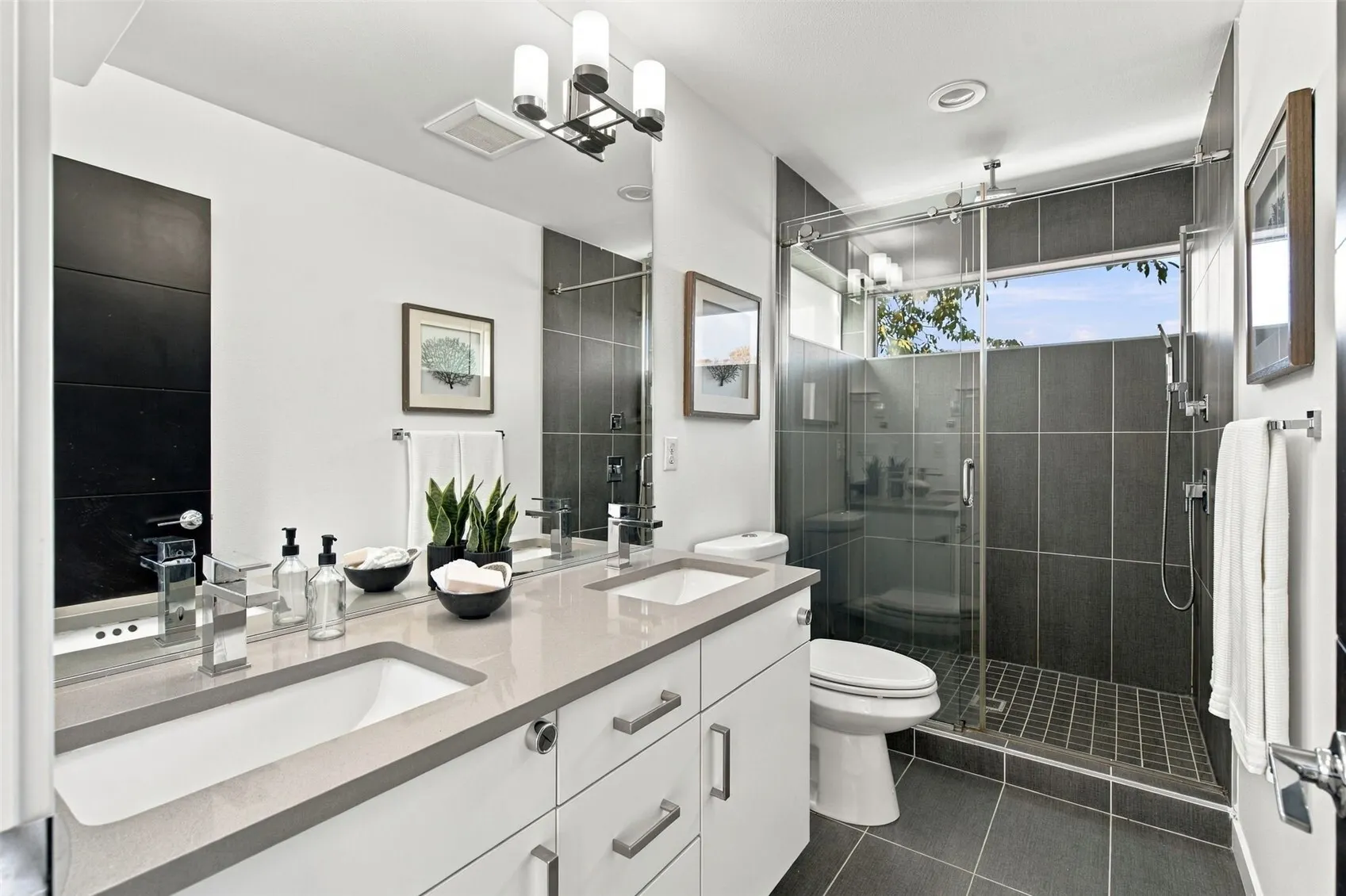 733 Martin Luther King Jr Way , Seattle, WA 98144