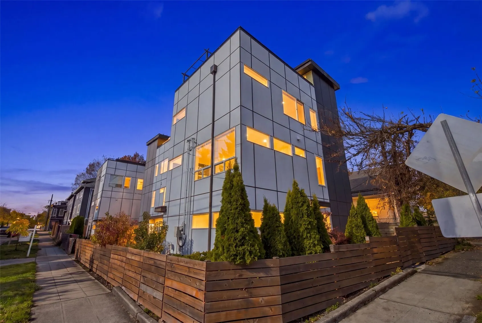 733 Martin Luther King Jr Way , Seattle, WA 98144
