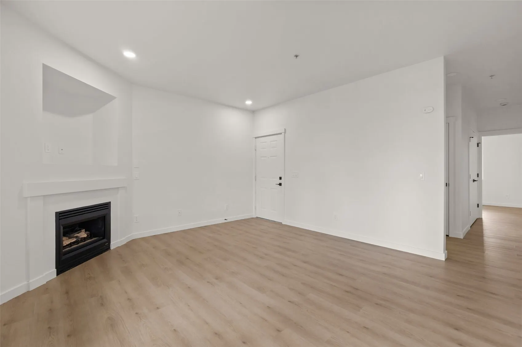 10825 SE 200th Street #B102, Kent, WA 98031