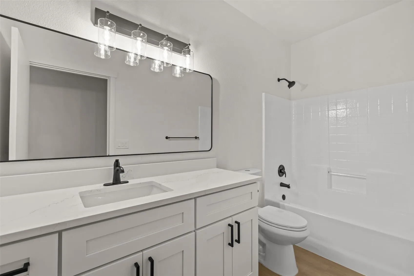 10825 SE 200th Street #B102, Kent, WA 98031
