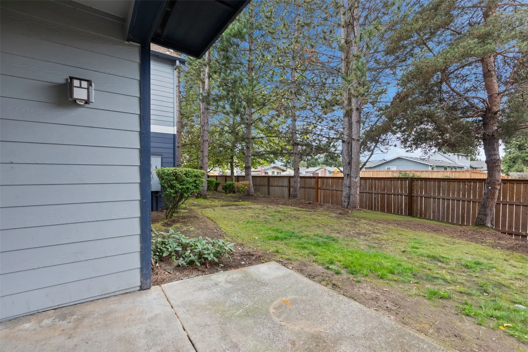 10825 SE 200th Street #B102, Kent, WA 98031