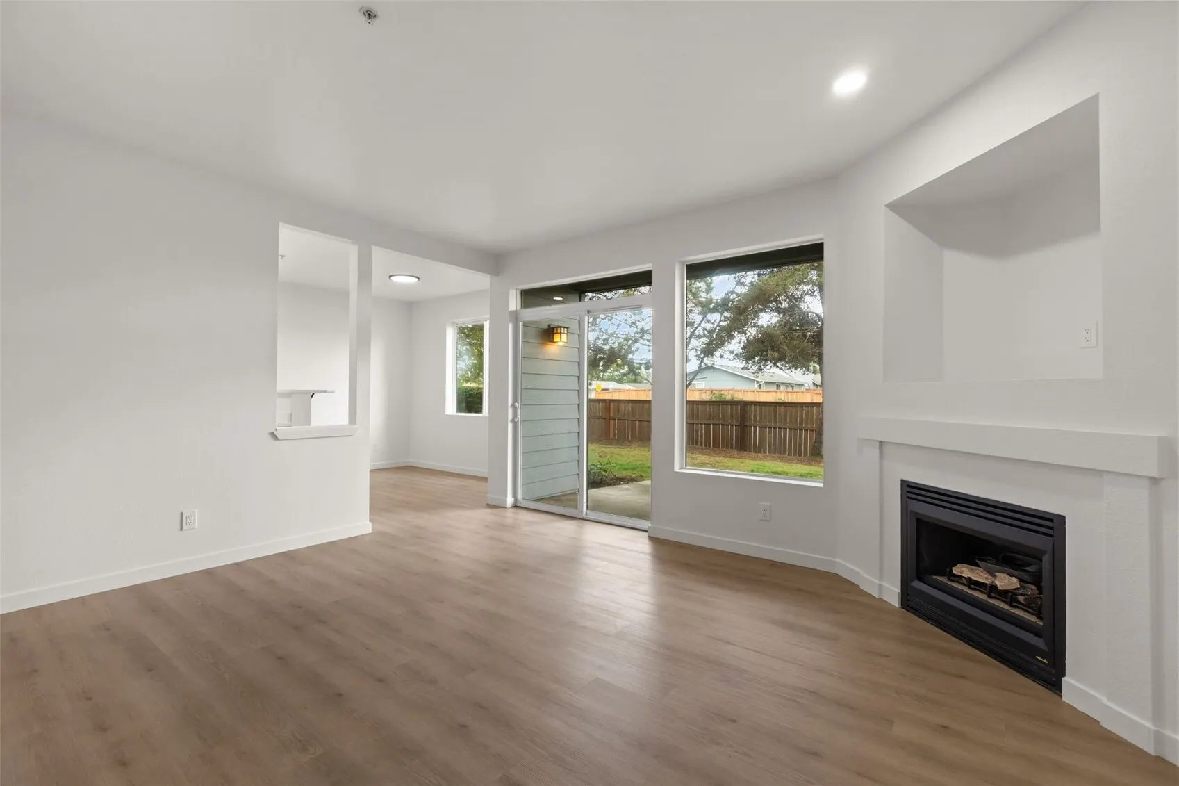 10825 SE 200th Street #B102, Kent, WA 98031