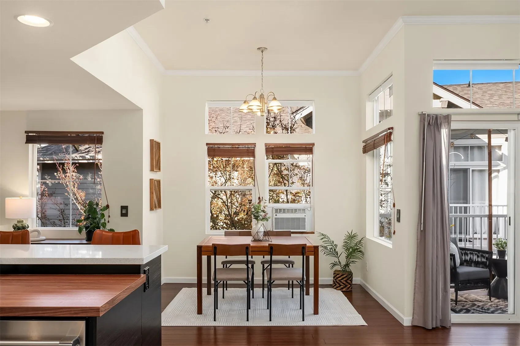 2038 Newport Way NW #11-3, Issaquah, WA 98027
