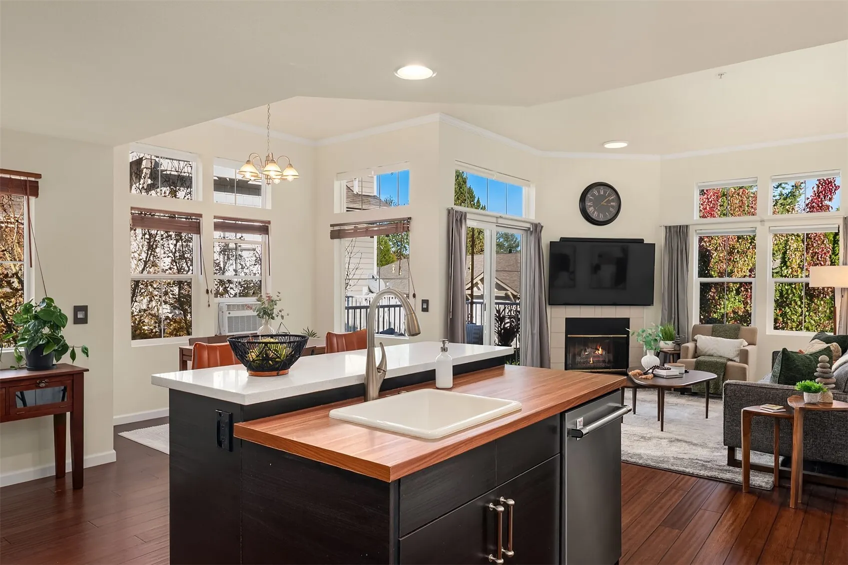 2038 Newport Way NW #11-3, Issaquah, WA 98027