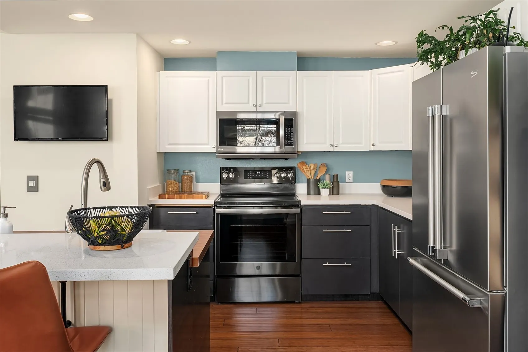 2038 Newport Way NW #11-3, Issaquah, WA 98027