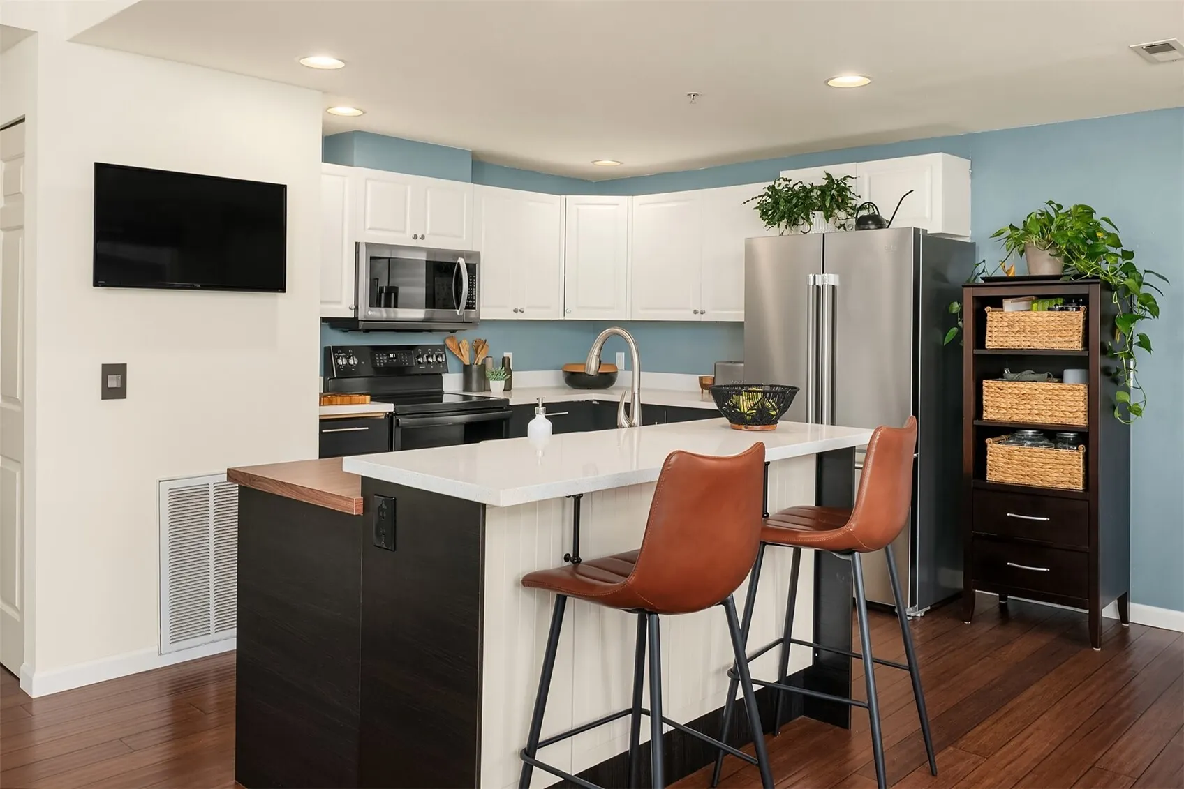 2038 Newport Way NW #11-3, Issaquah, WA 98027