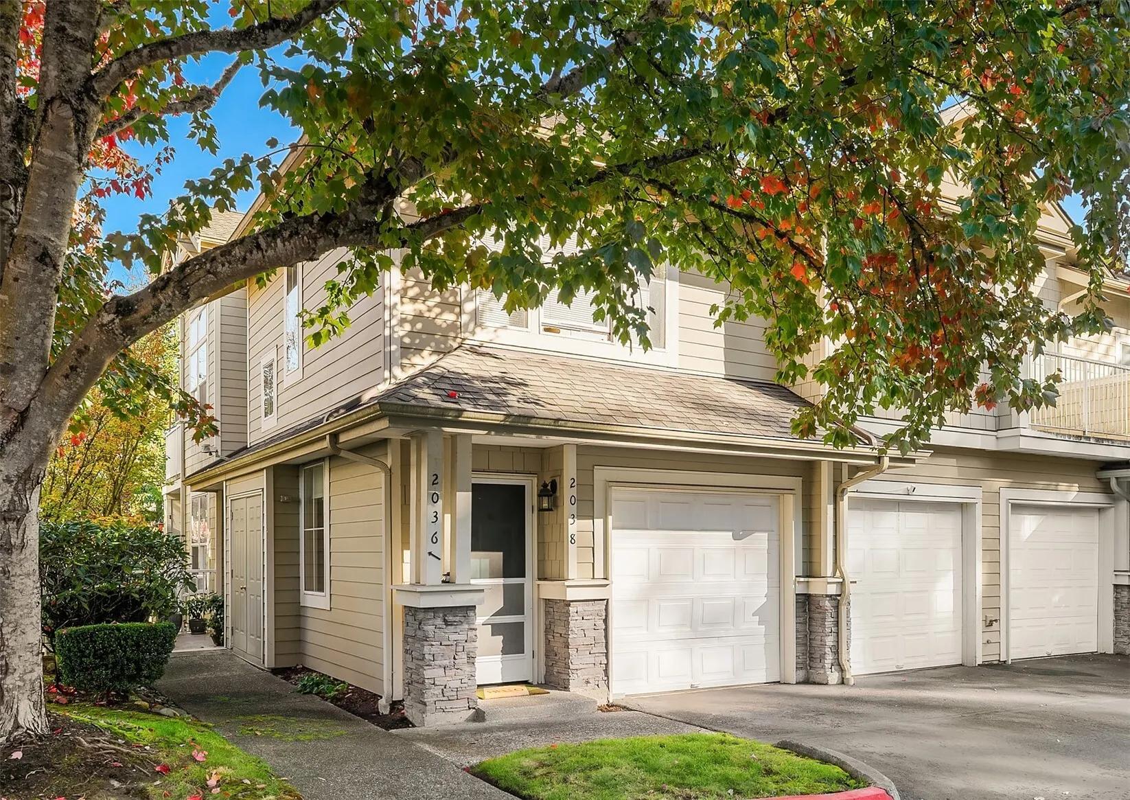 2038 Newport Way NW #11-3, Issaquah, WA 98027