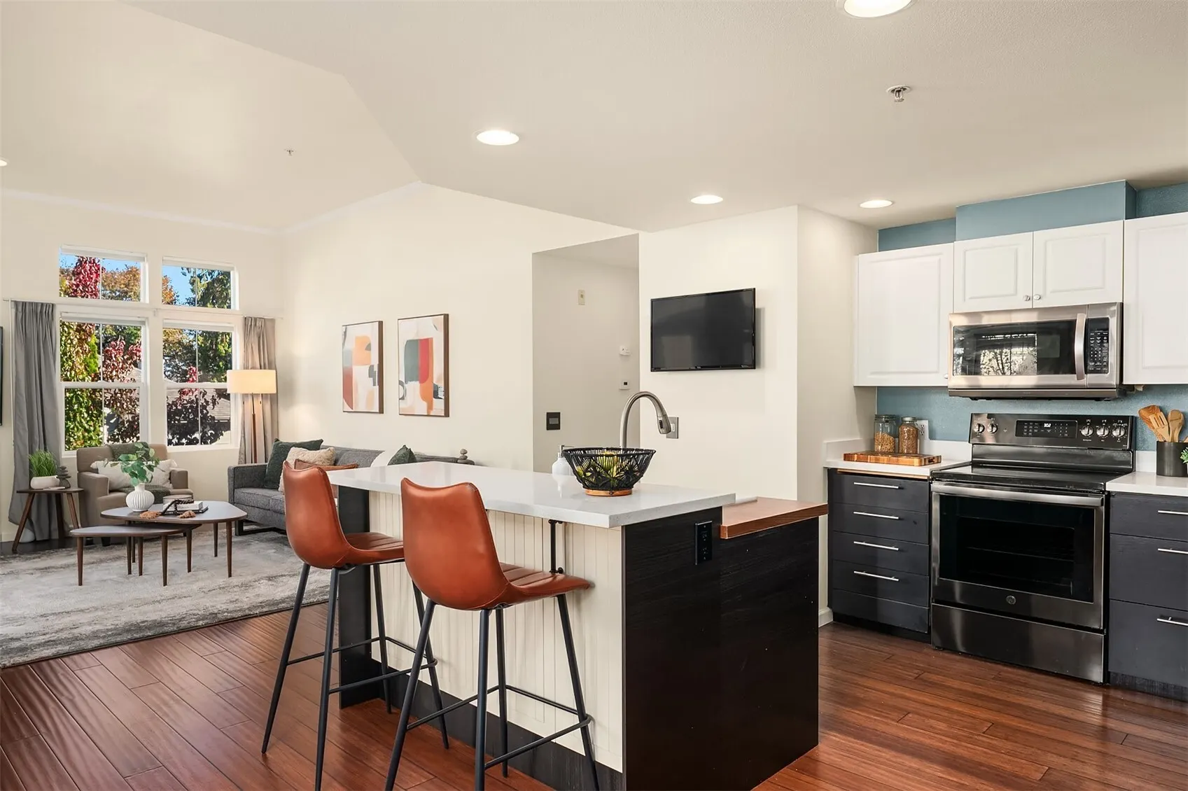 2038 Newport Way NW #11-3, Issaquah, WA 98027