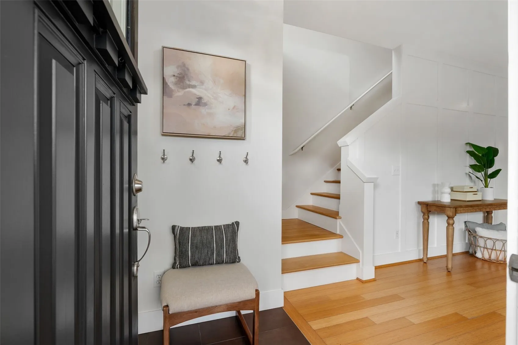 4164 29th Avenue S, Seattle, WA 98108