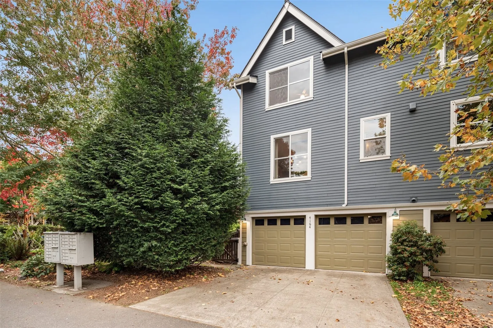 4164 29th Avenue S, Seattle, WA 98108