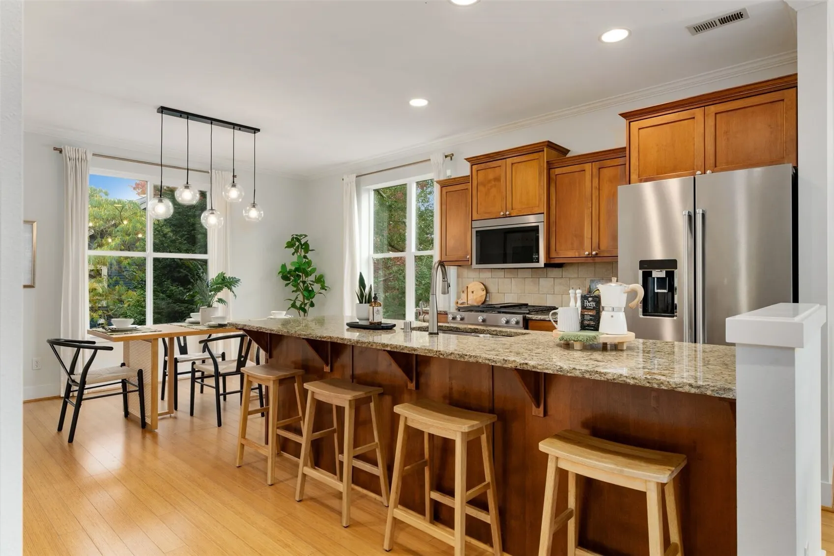 4164 29th Avenue S, Seattle, WA 98108