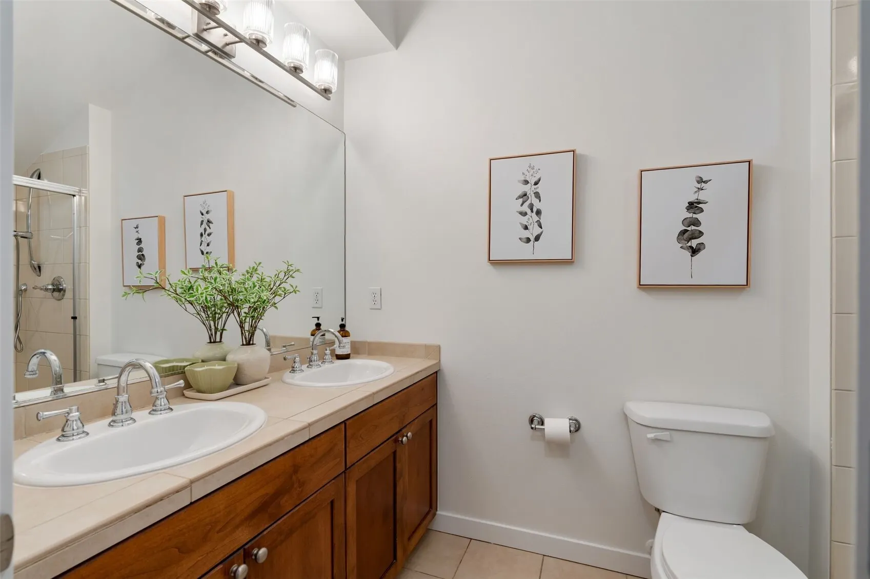 4164 29th Avenue S, Seattle, WA 98108