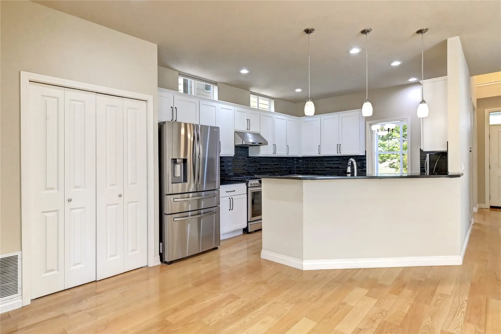 18947 NE 68th Street , Redmond, WA 98052