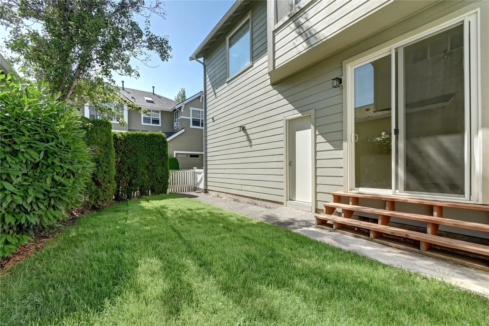 18947 NE 68th Street , Redmond, WA 98052
