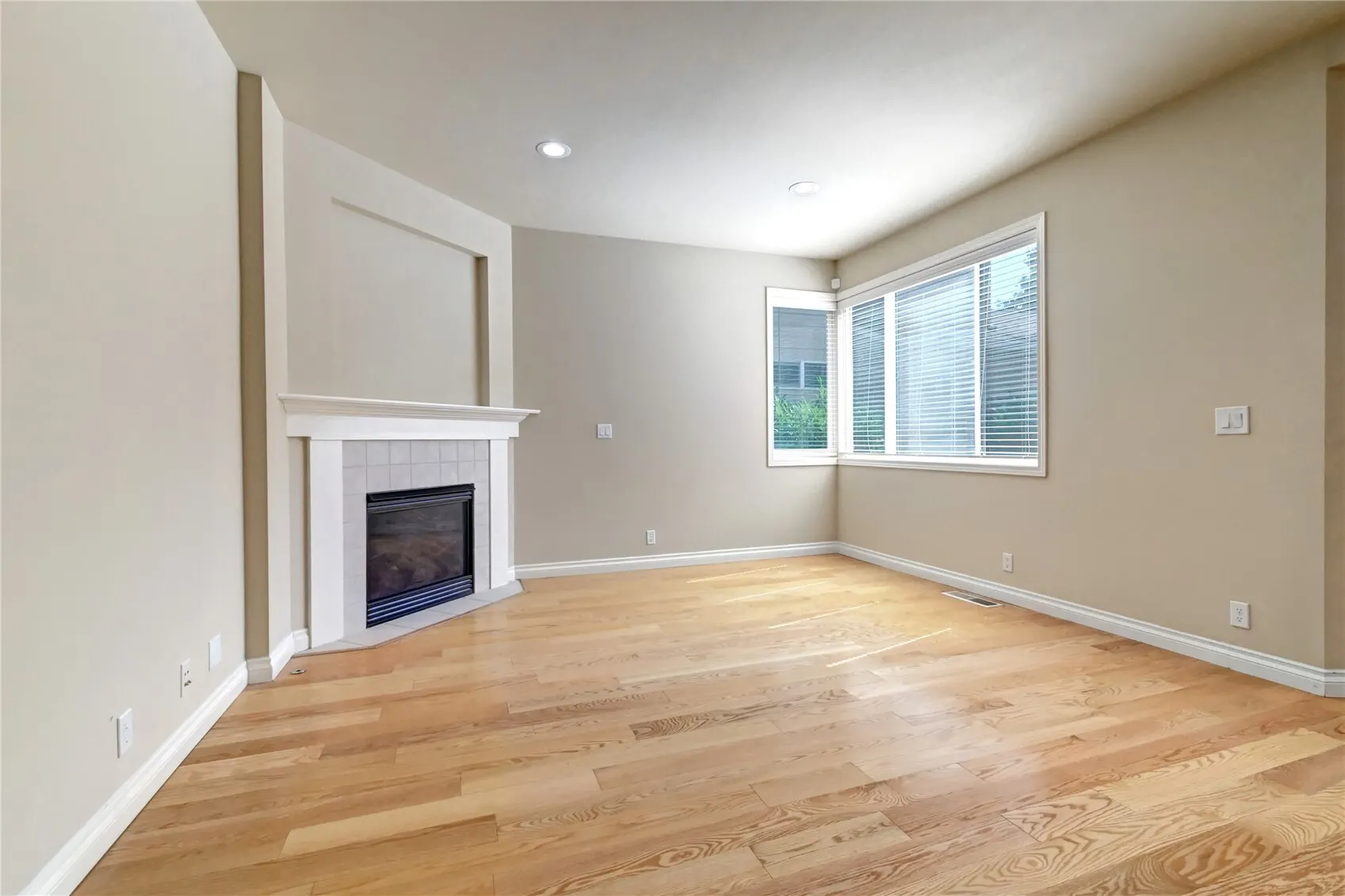 18947 NE 68th Street , Redmond, WA 98052