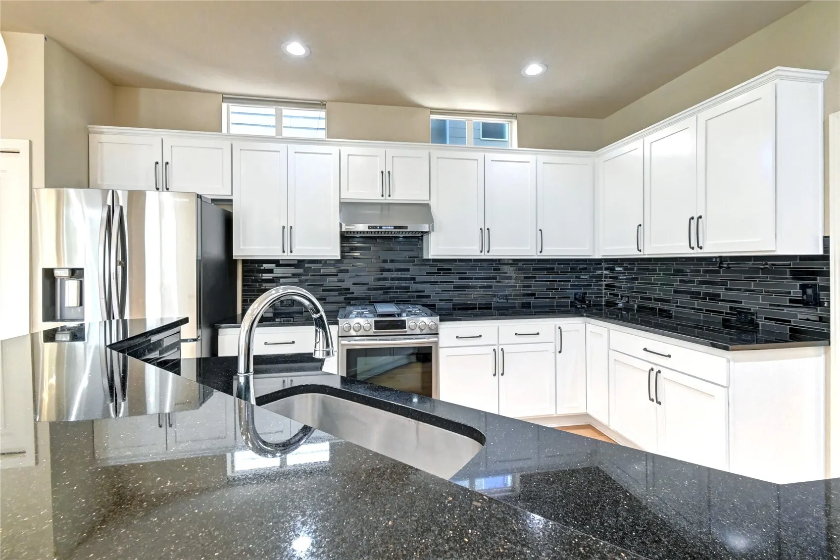 18947 NE 68th Street , Redmond, WA 98052