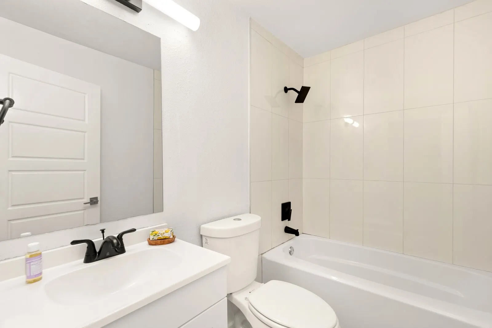 2655 S Hanford Street , Seattle, WA 98144
