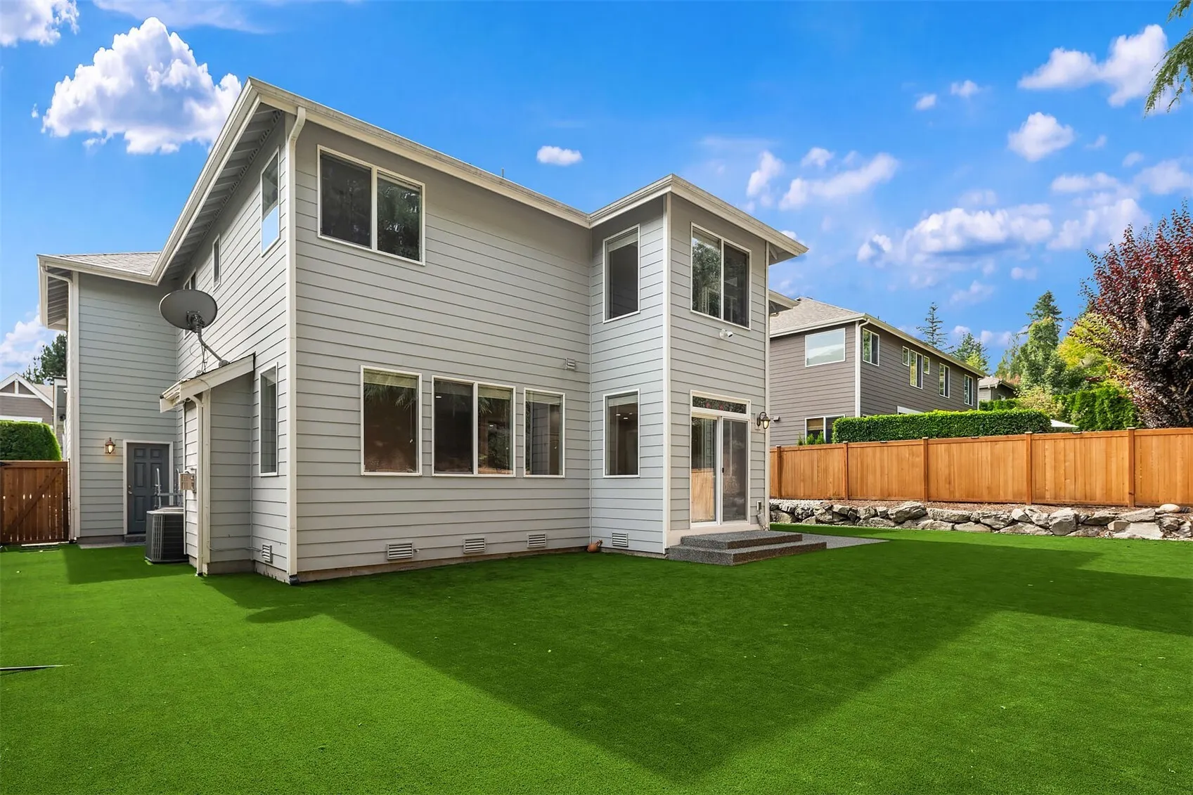 27534 SE 28th Place , Sammamish, WA 98075