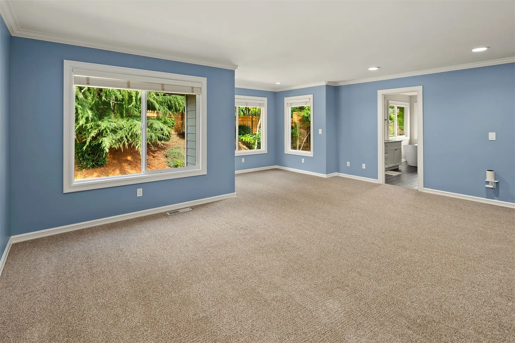 27534 SE 28th Place , Sammamish, WA 98075
