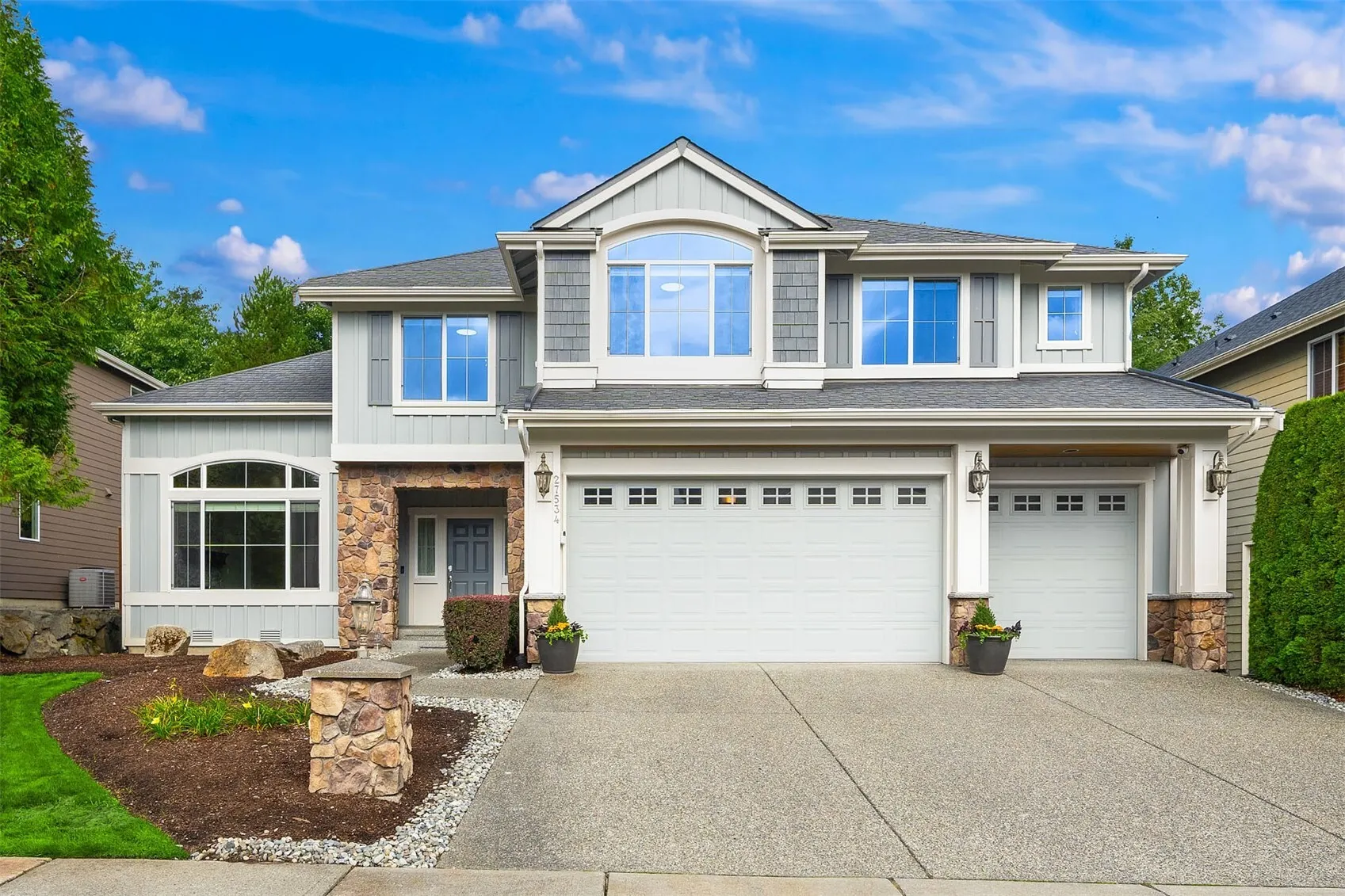 27534 SE 28th Place , Sammamish, WA 98075