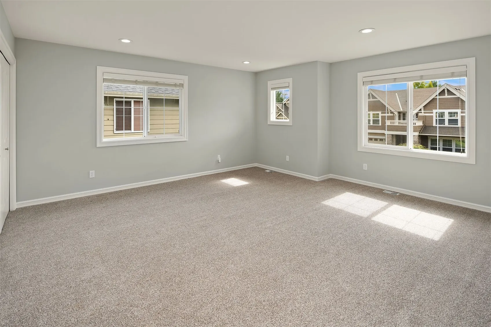 27534 SE 28th Place , Sammamish, WA 98075
