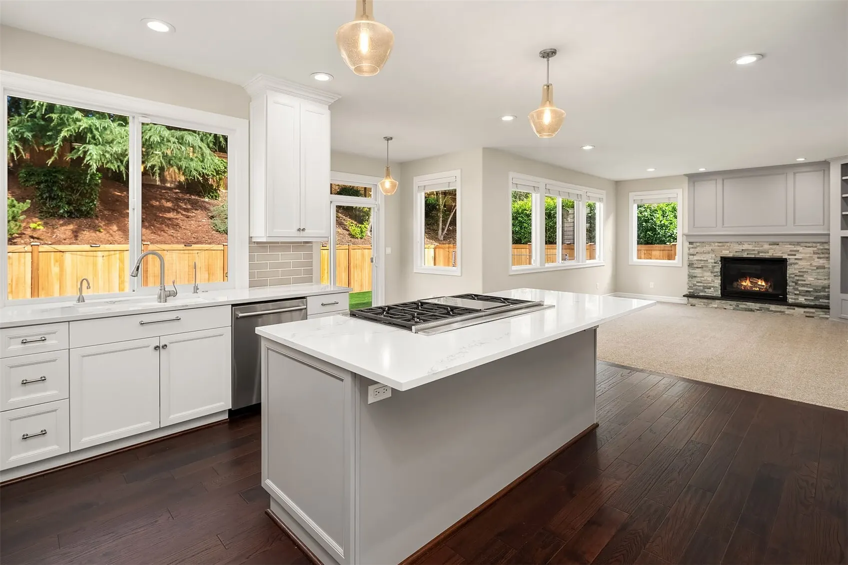 27534 SE 28th Place , Sammamish, WA 98075