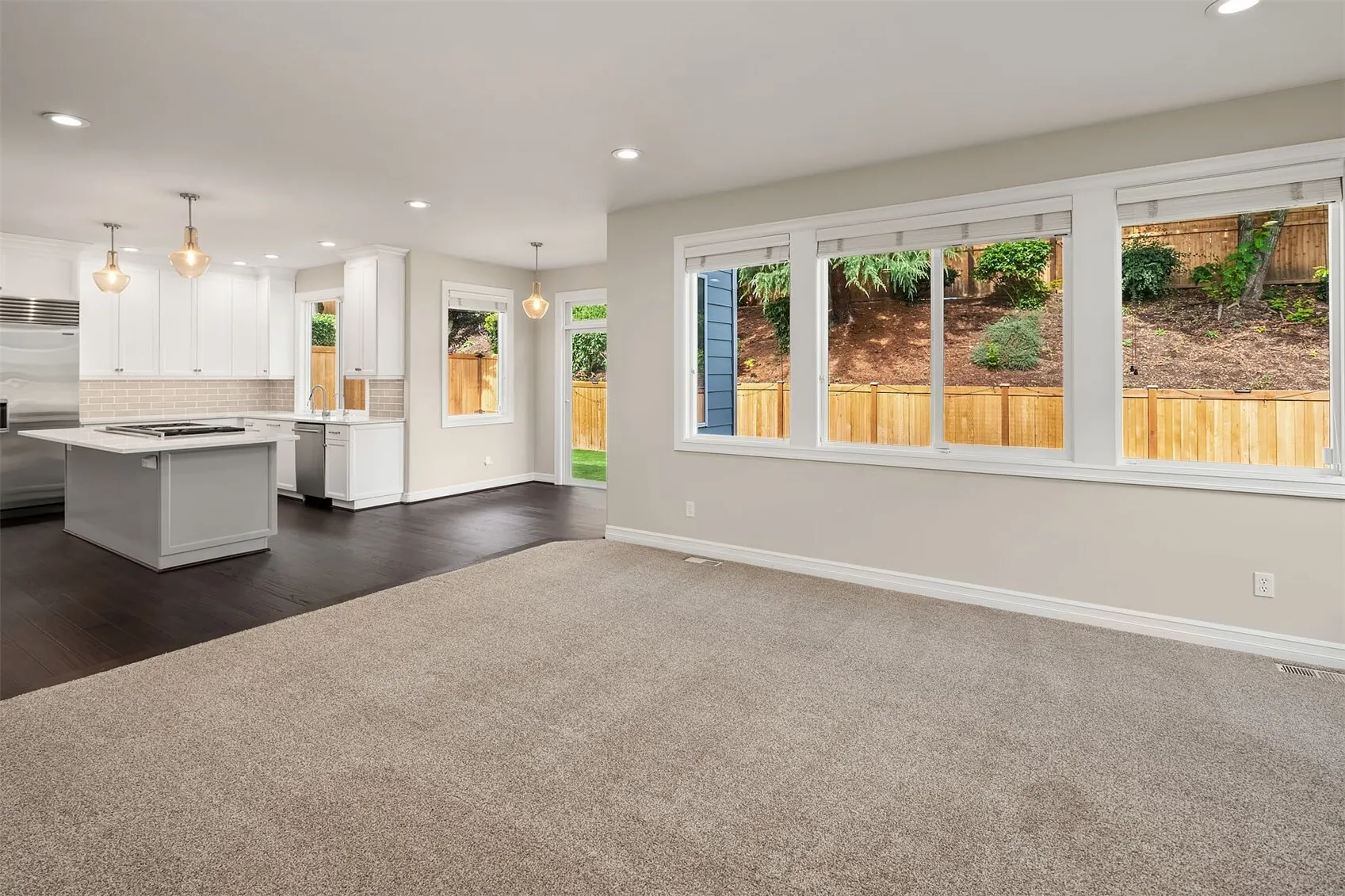 27534 SE 28th Place , Sammamish, WA 98075