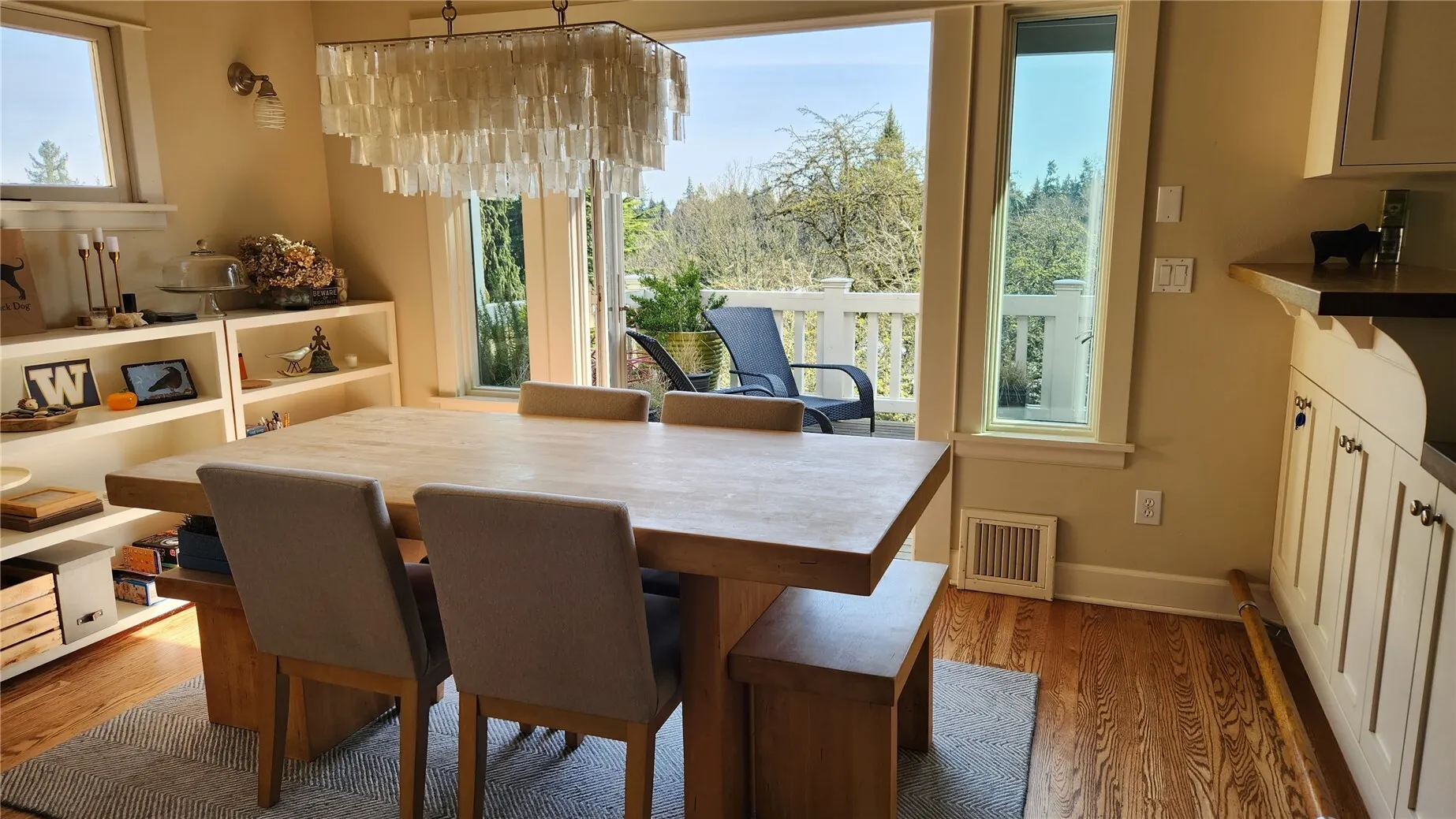 1210 25th Avenue E, Seattle, WA 98112