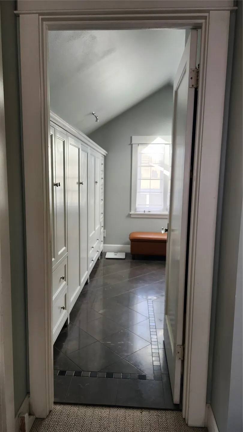 1210 25th Avenue E, Seattle, WA 98112