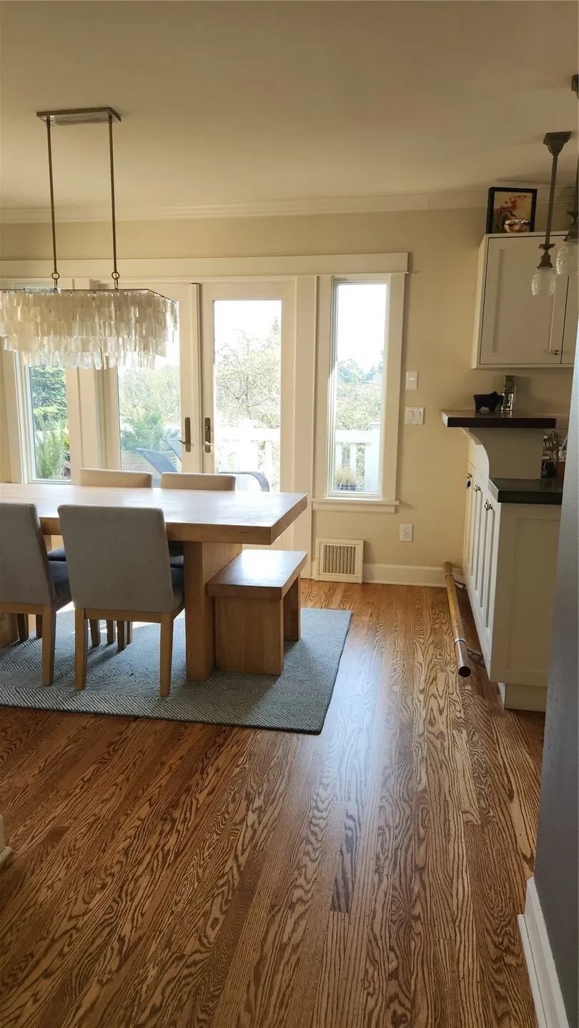 1210 25th Avenue E, Seattle, WA 98112