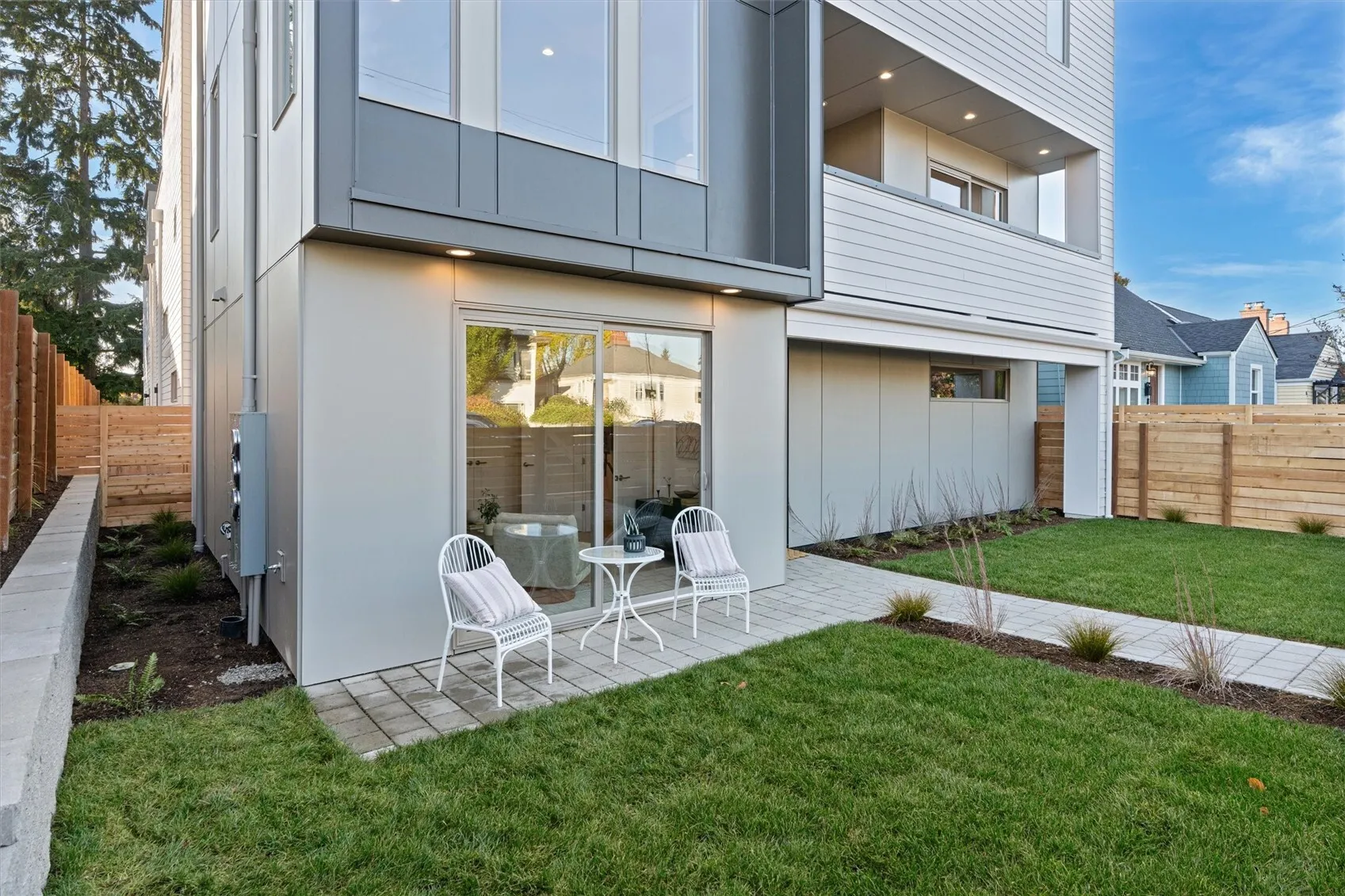 3839 54th Avenue SW, Seattle, WA 98116