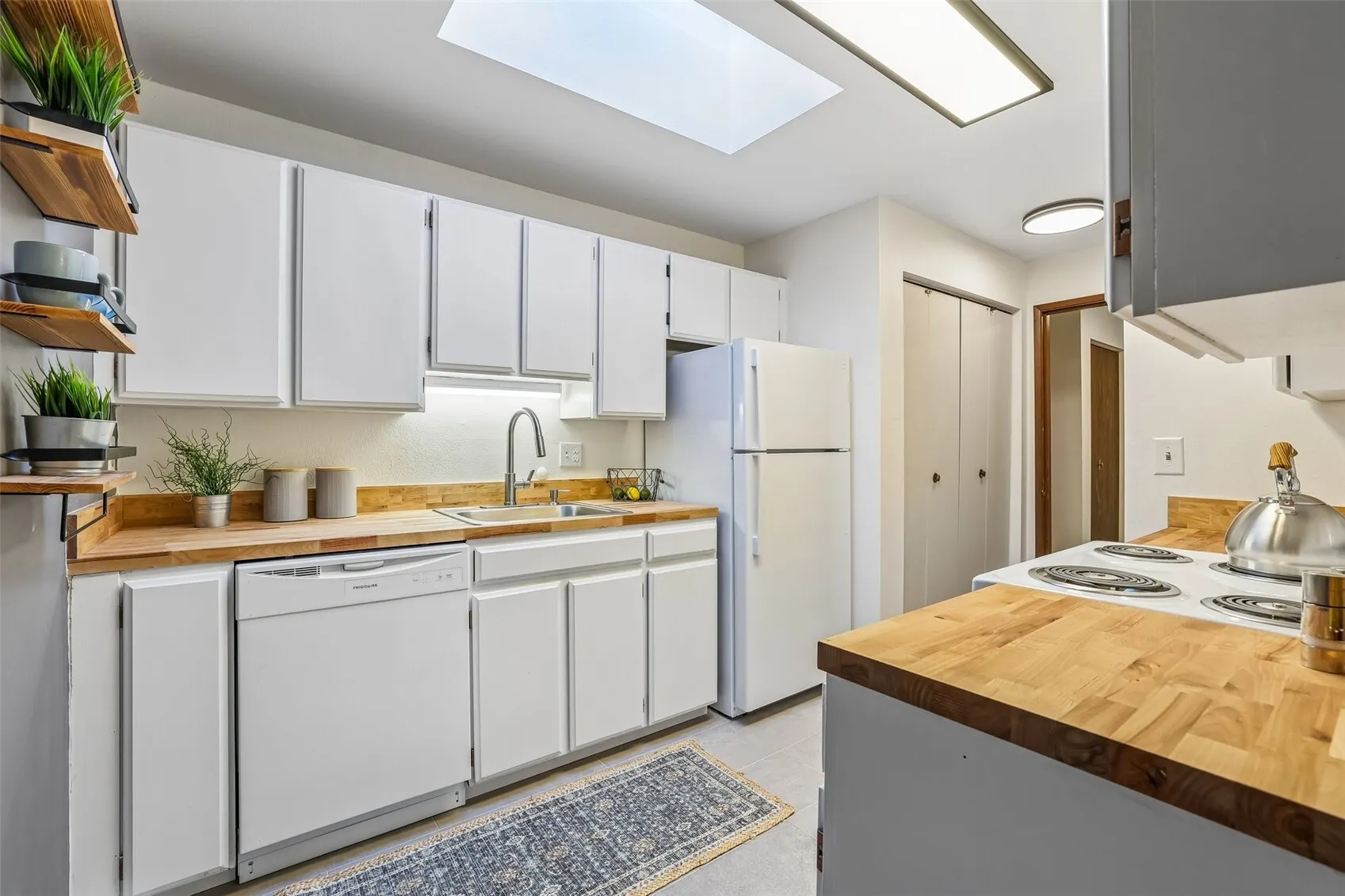 2510 W Bertona Street #431, Seattle, WA 98199