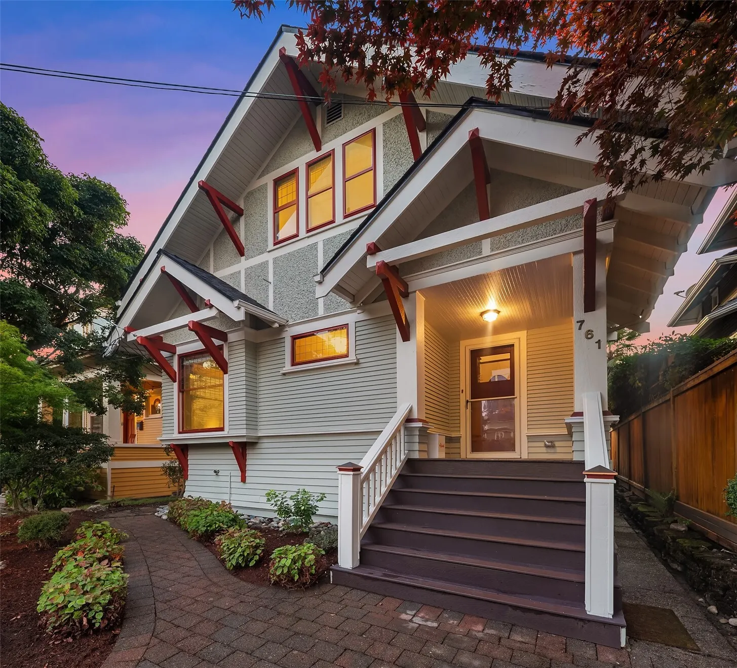 761 32nd Avenue , Seattle, WA 98122
