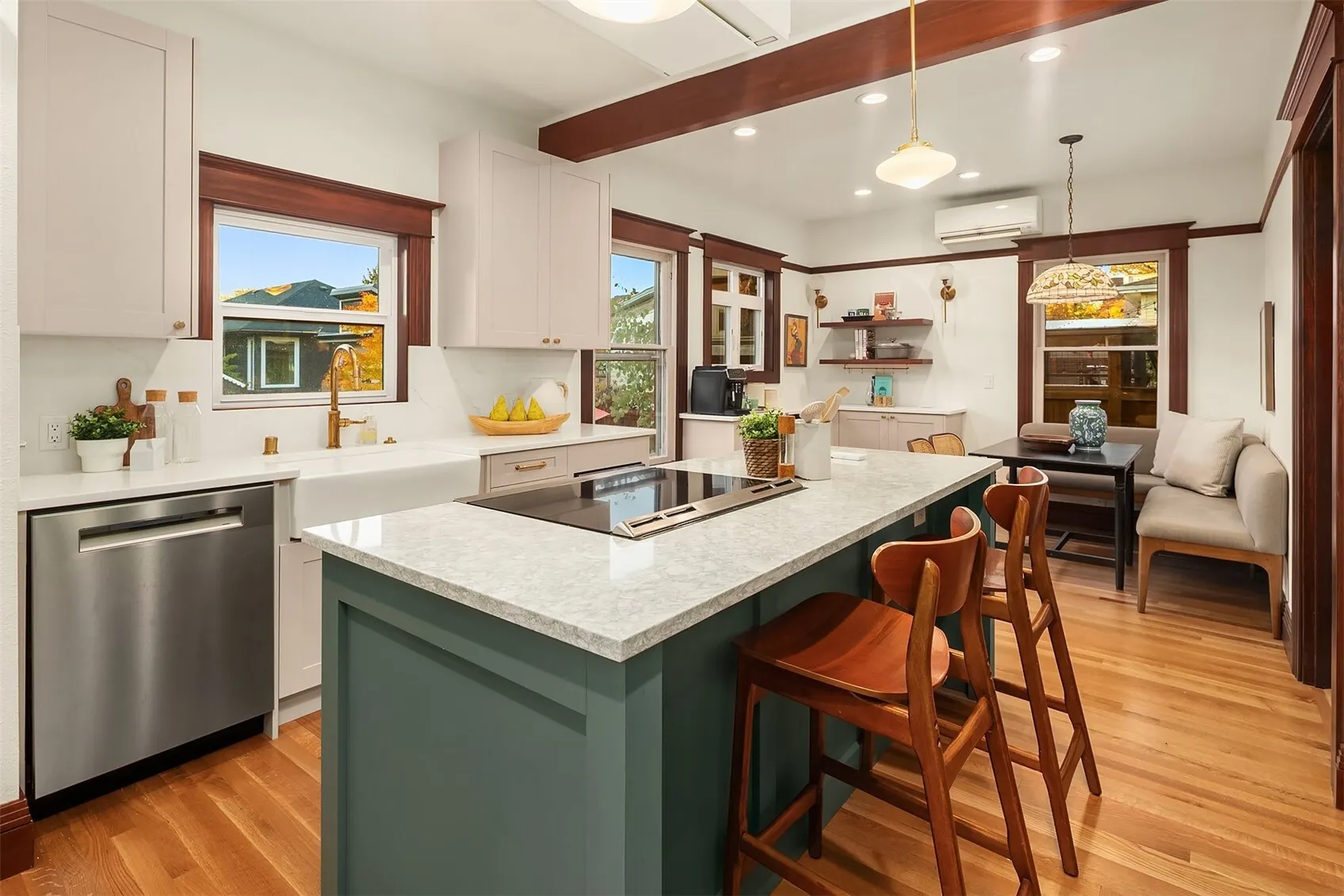 761 32nd Avenue , Seattle, WA 98122
