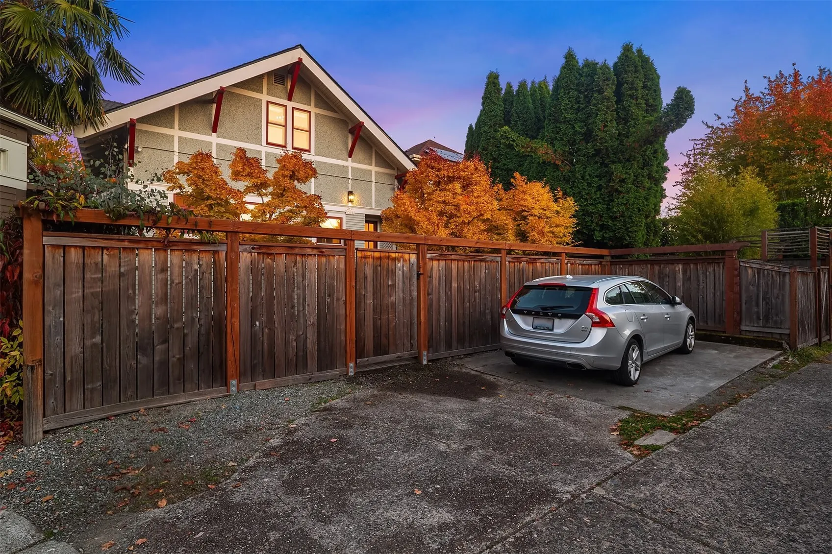 761 32nd Avenue , Seattle, WA 98122