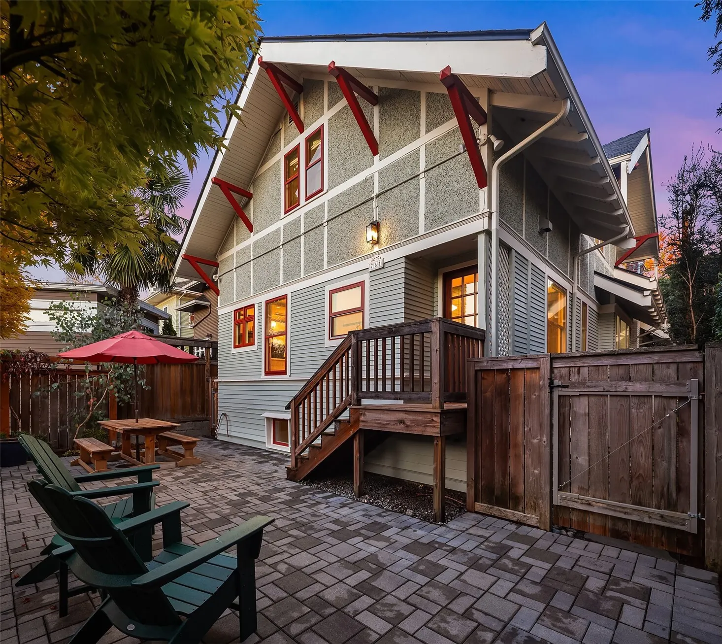 761 32nd Avenue , Seattle, WA 98122