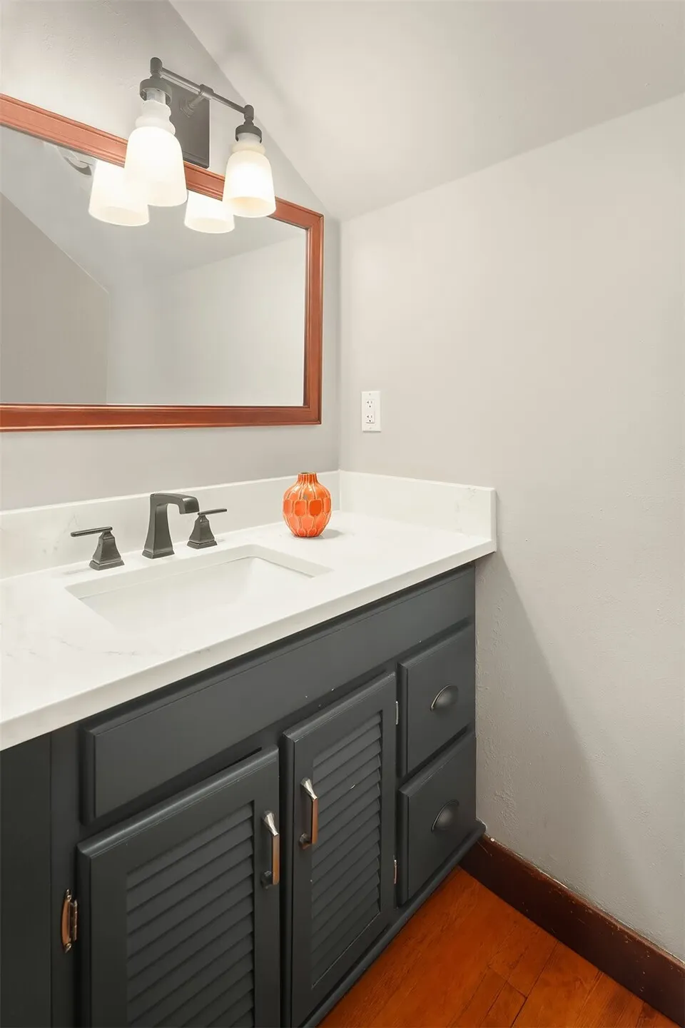 761 32nd Avenue , Seattle, WA 98122