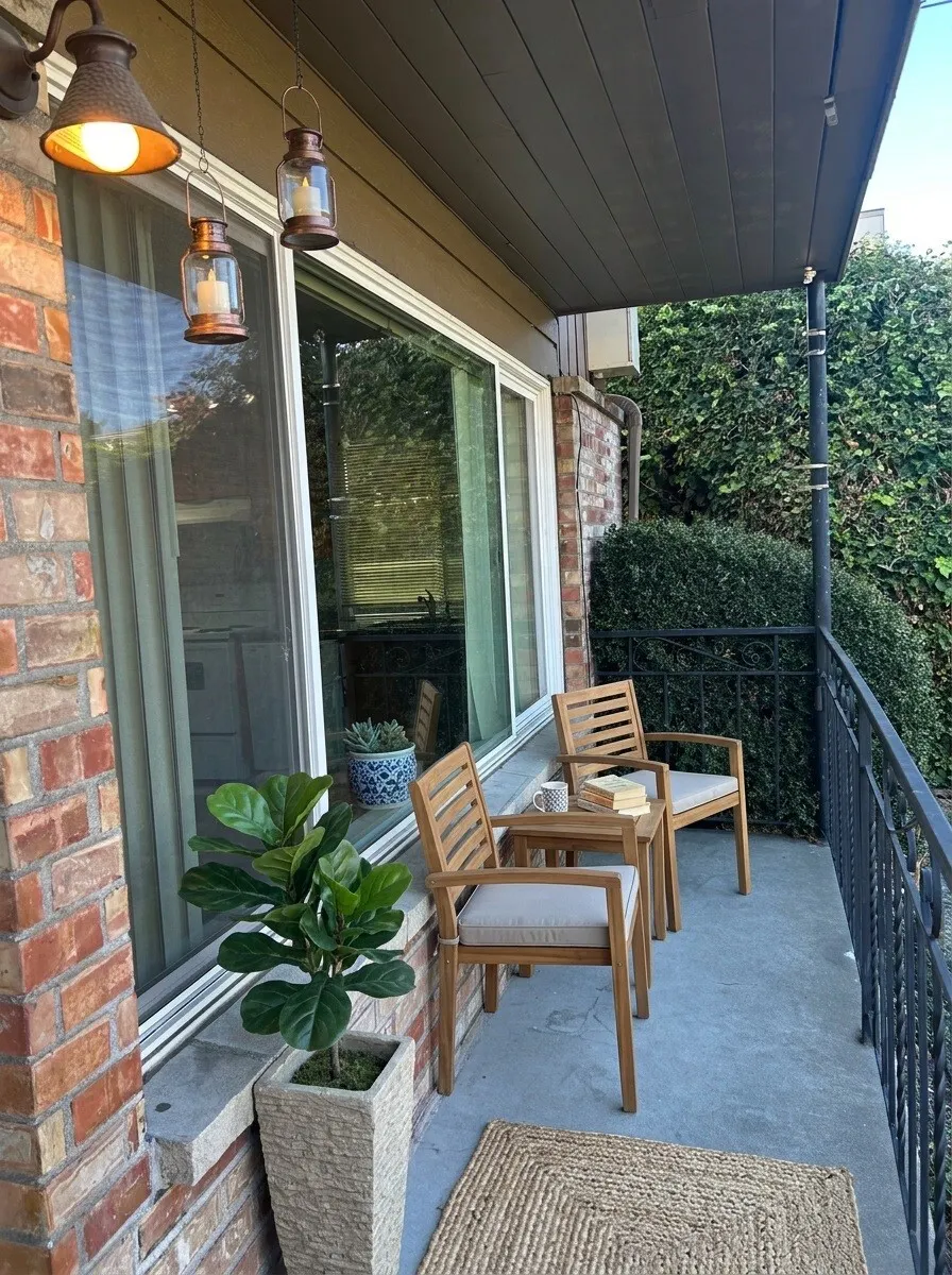 717 3rd Avenue N #1, Seattle, WA 98109