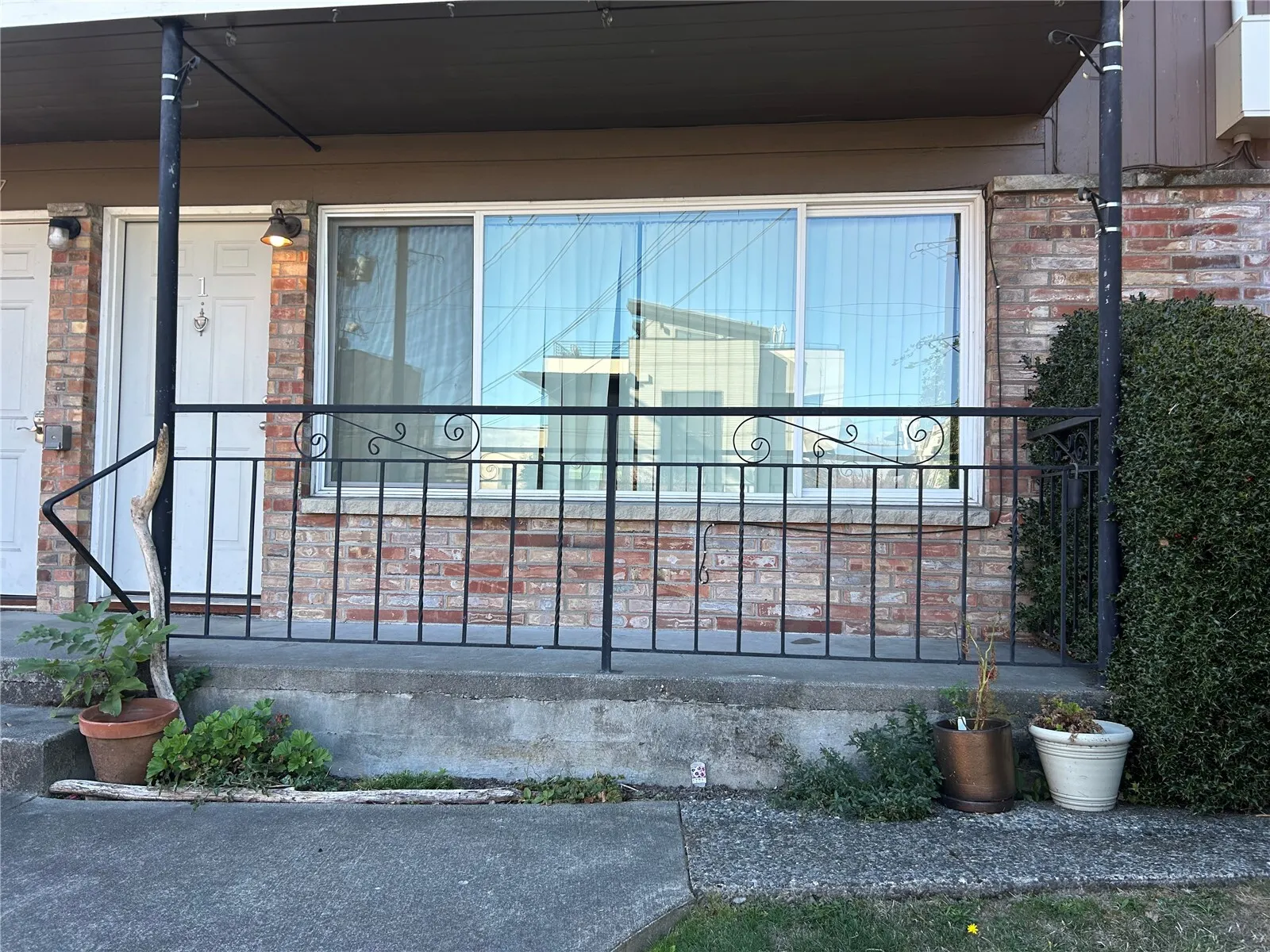 717 3rd Avenue N #1, Seattle, WA 98109