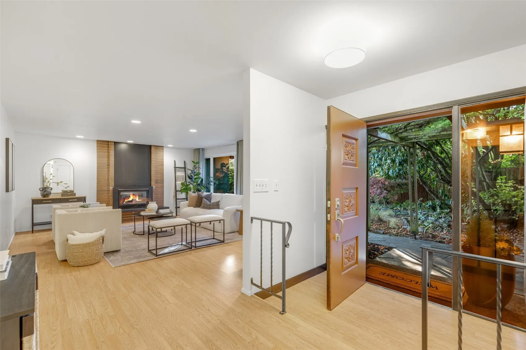 13524 Roosevelt Way N, Seattle, WA 98133