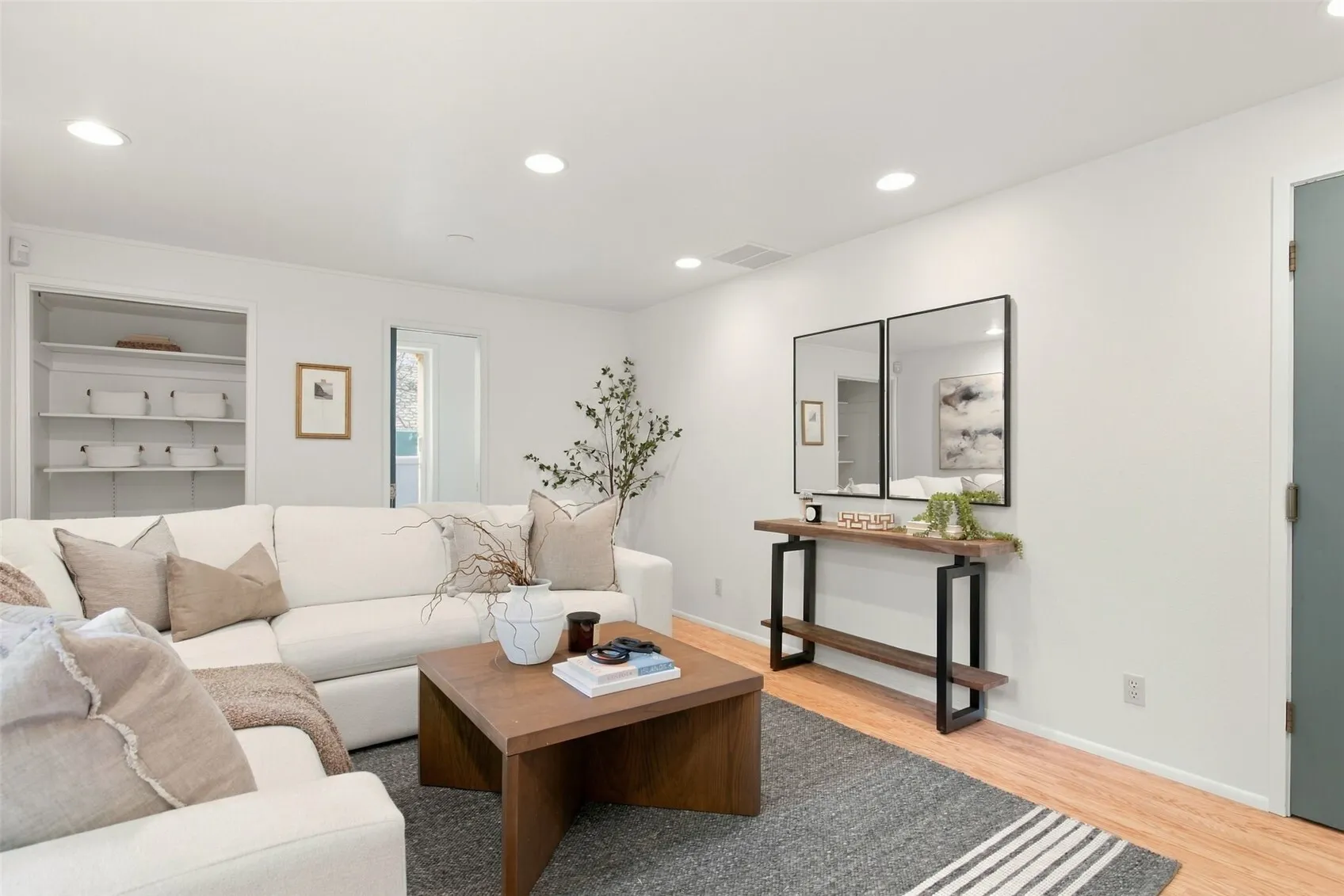 13524 Roosevelt Way N, Seattle, WA 98133