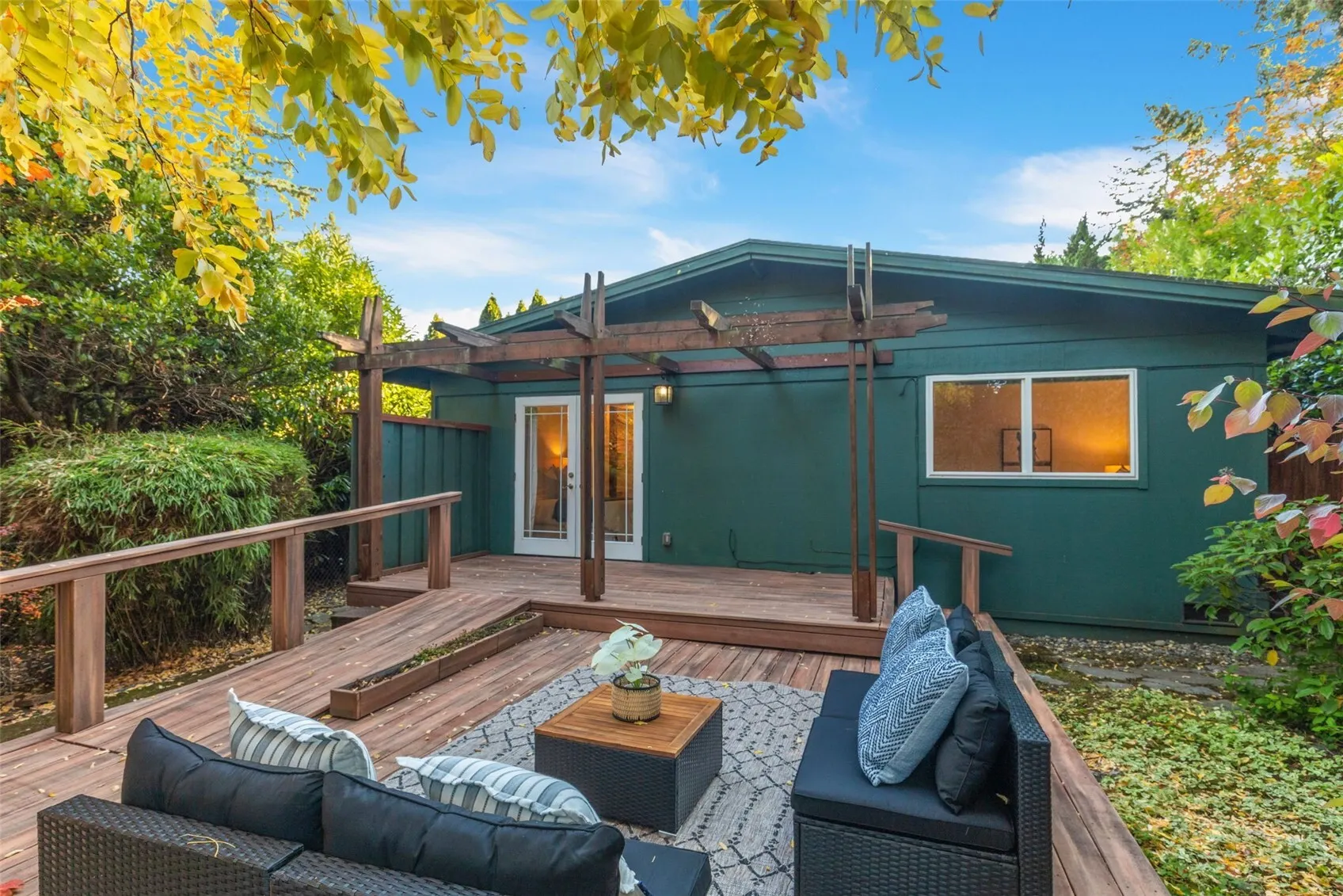 13524 Roosevelt Way N, Seattle, WA 98133
