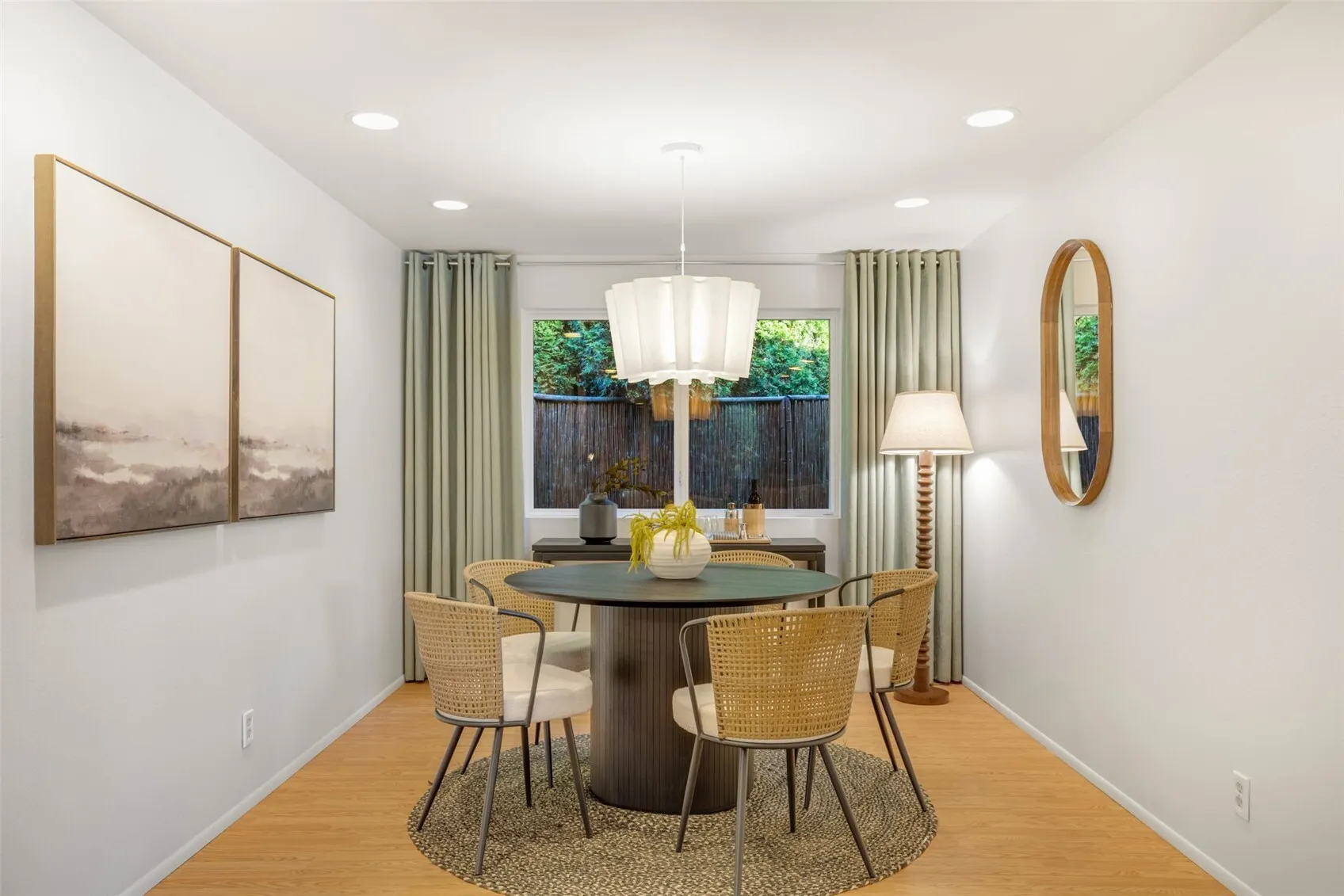 13524 Roosevelt Way N, Seattle, WA 98133
